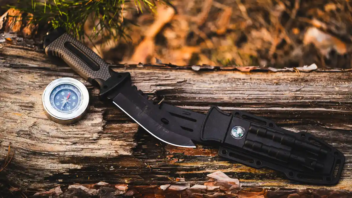 Fixed-Blade Survival Knife