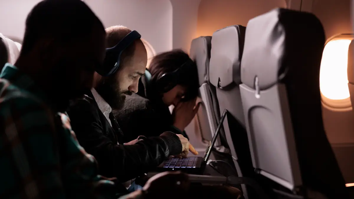 How Pilots Beat Jet Lag: A Look Inside Their Fatigue-Proof System