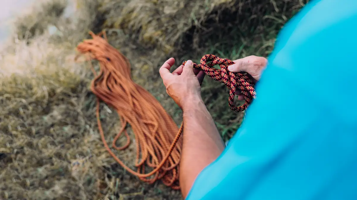 Knot Tying Essentials: Securing Your Survival