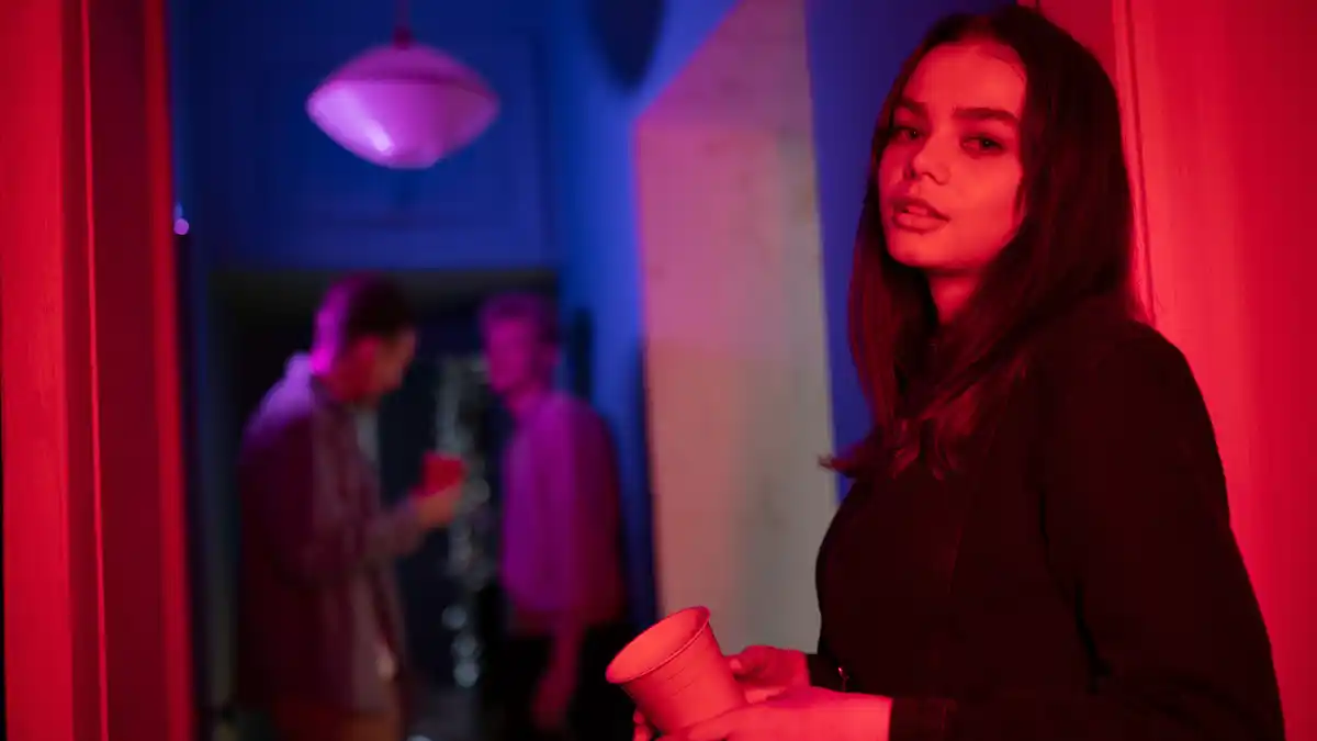 Navigating Nightlife & Socializing Safely