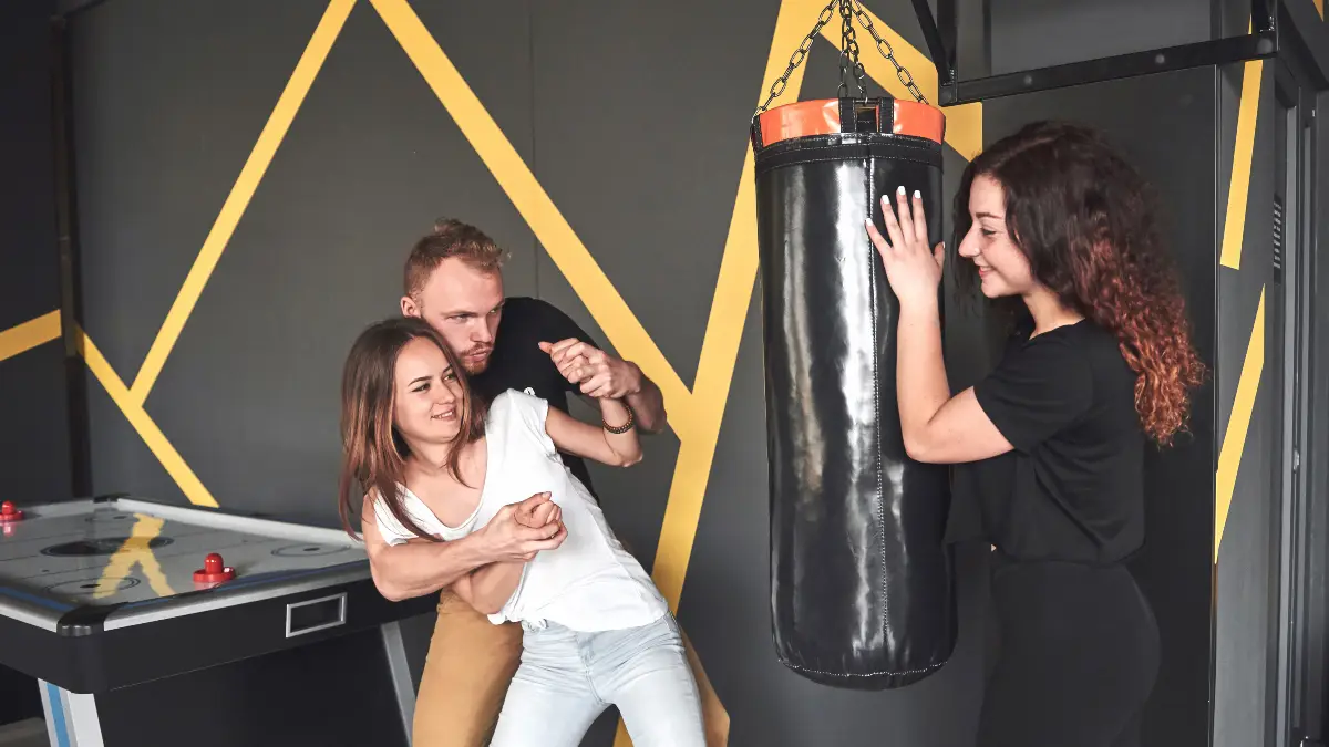Self Defense Moves You Can Learn in Your Living Room Tonight