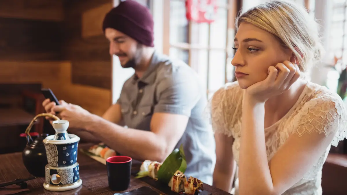 The 30-Second Test That Tells You If a Restaurant Is Tourist Trap or Local Gem