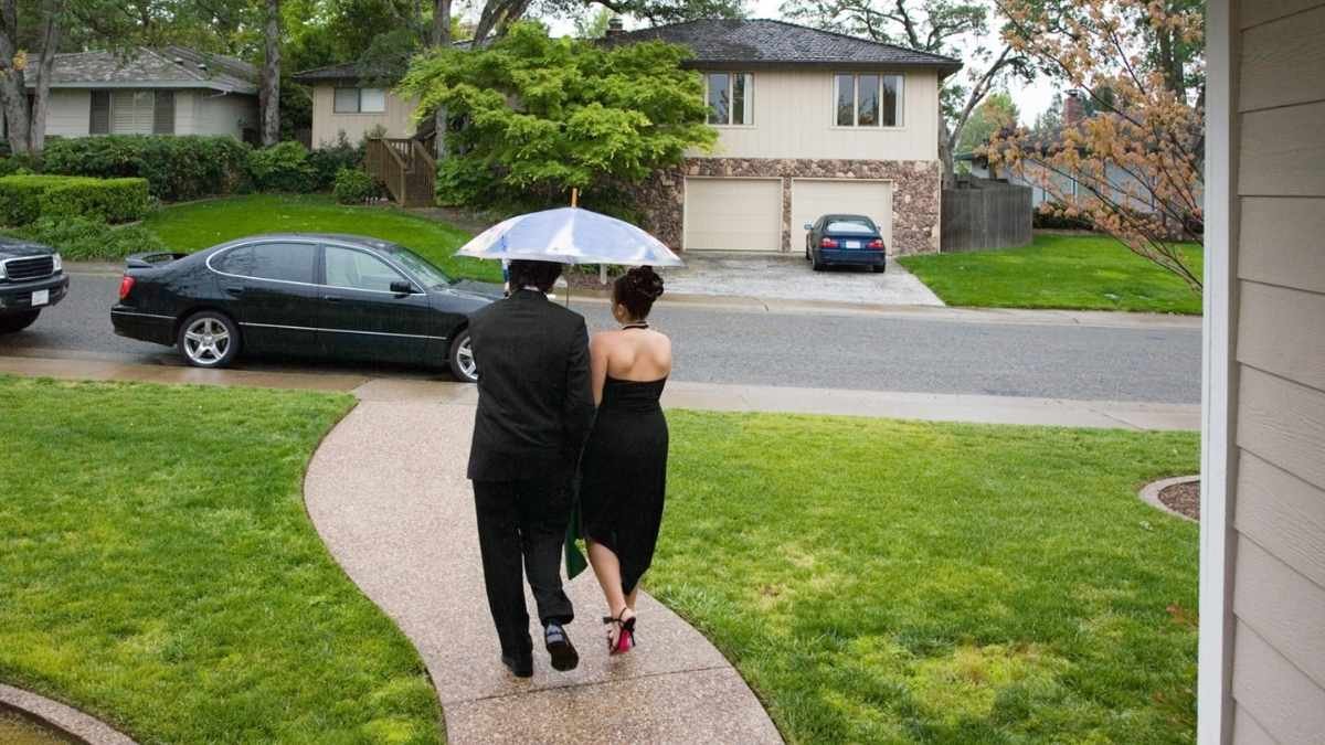 The Reasons to Go: Feeling Pushed Out and Pulled In