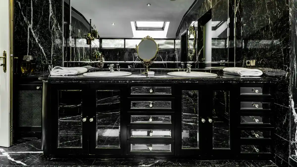 16 Black Bathroom Decor Ideas That Feel Bold, Modern & Luxe