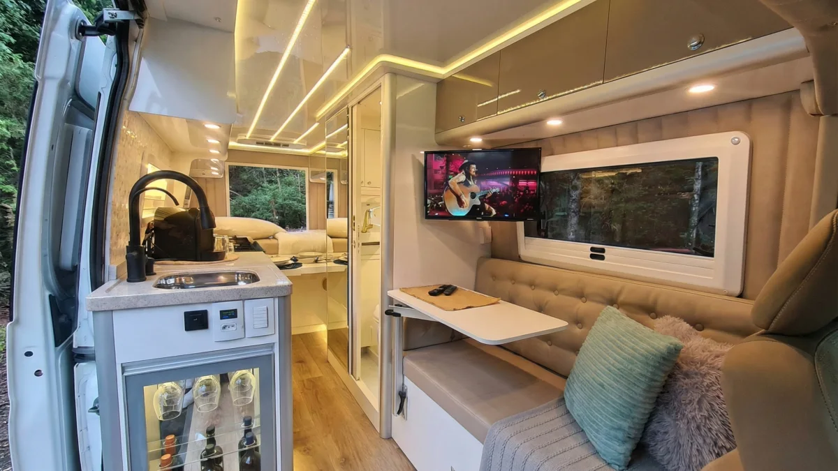 16 Incredible Motorhome Interior Ideas for Luxury Travel
