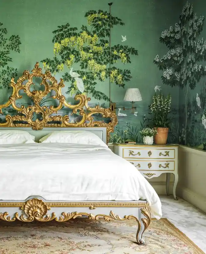 Statement Gilded Bed