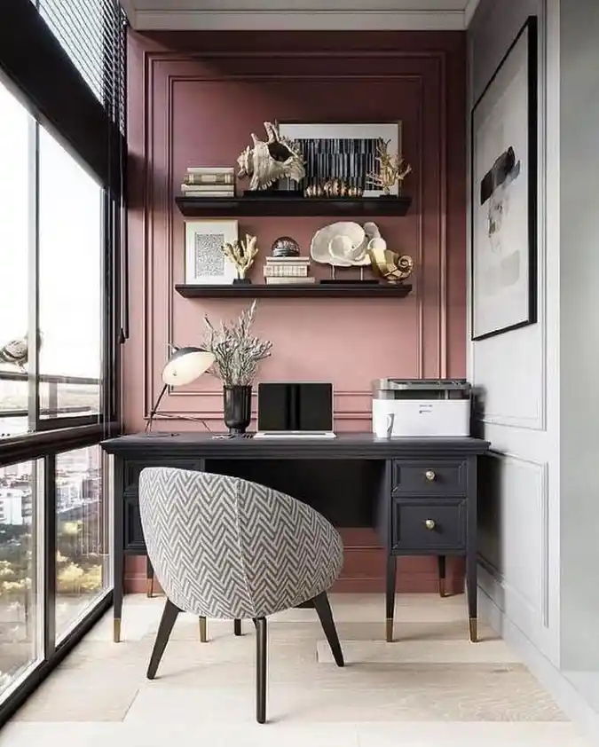 The Window-Side Balcony Alcove