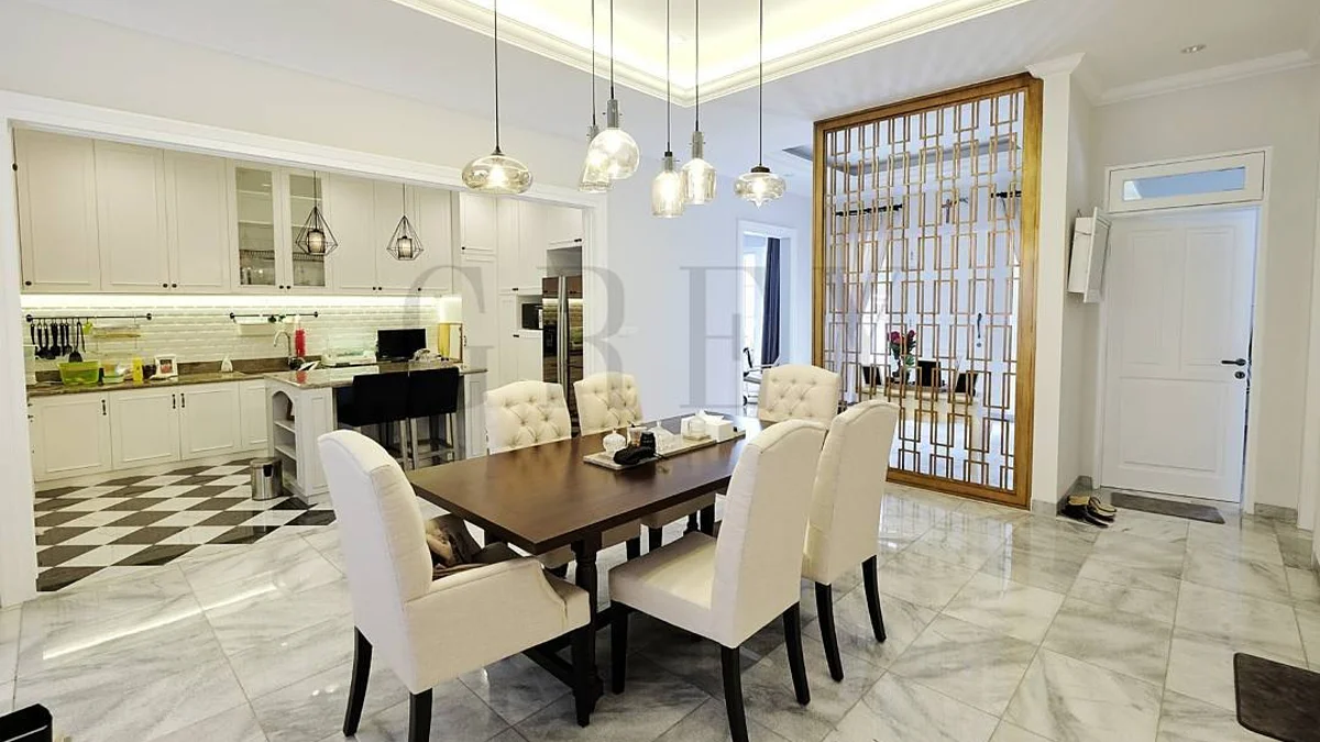 17 Ideas for Decorating Open Floor Plans That Create Defined Spaces