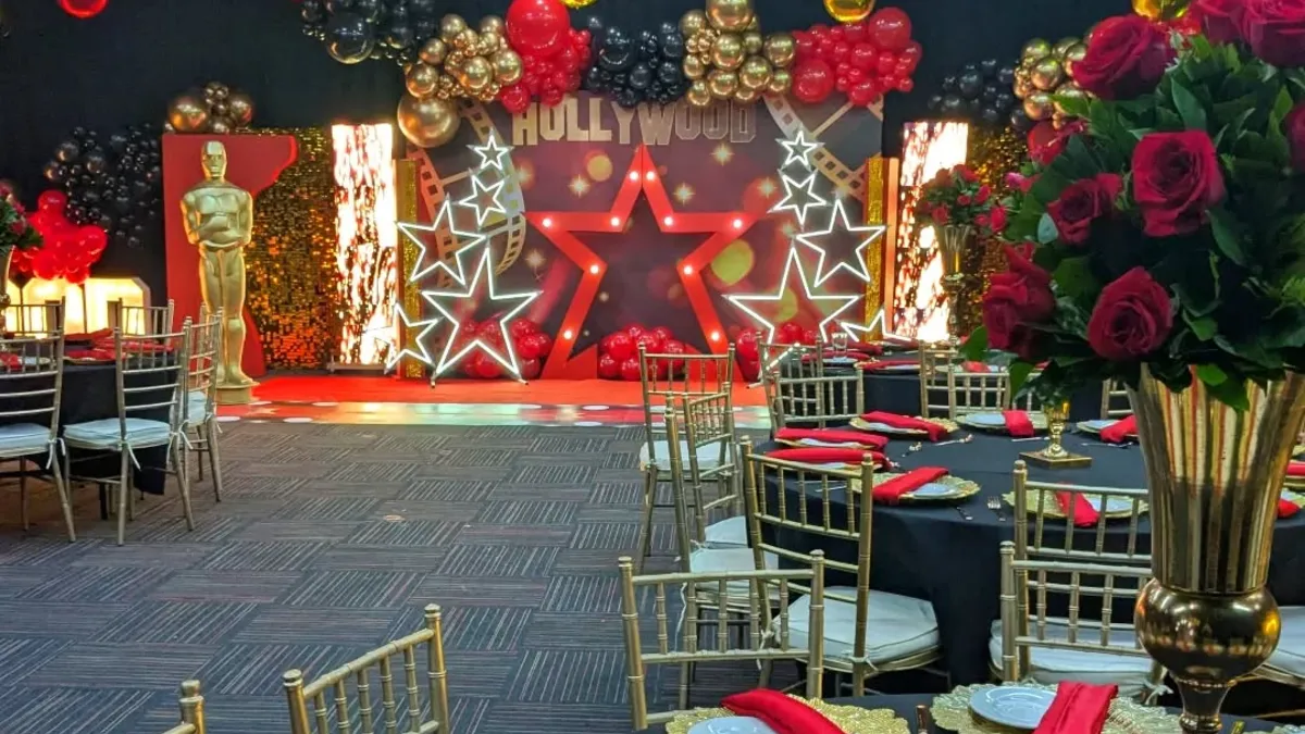 18. Grand Star Studded Stage