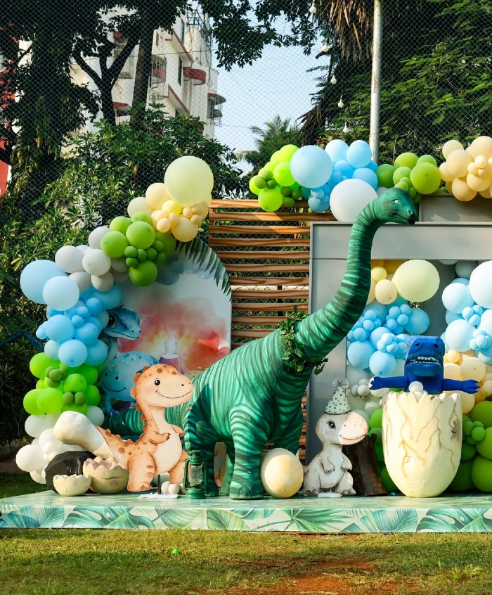 Mint and Blue Life-Sized Dino Stage