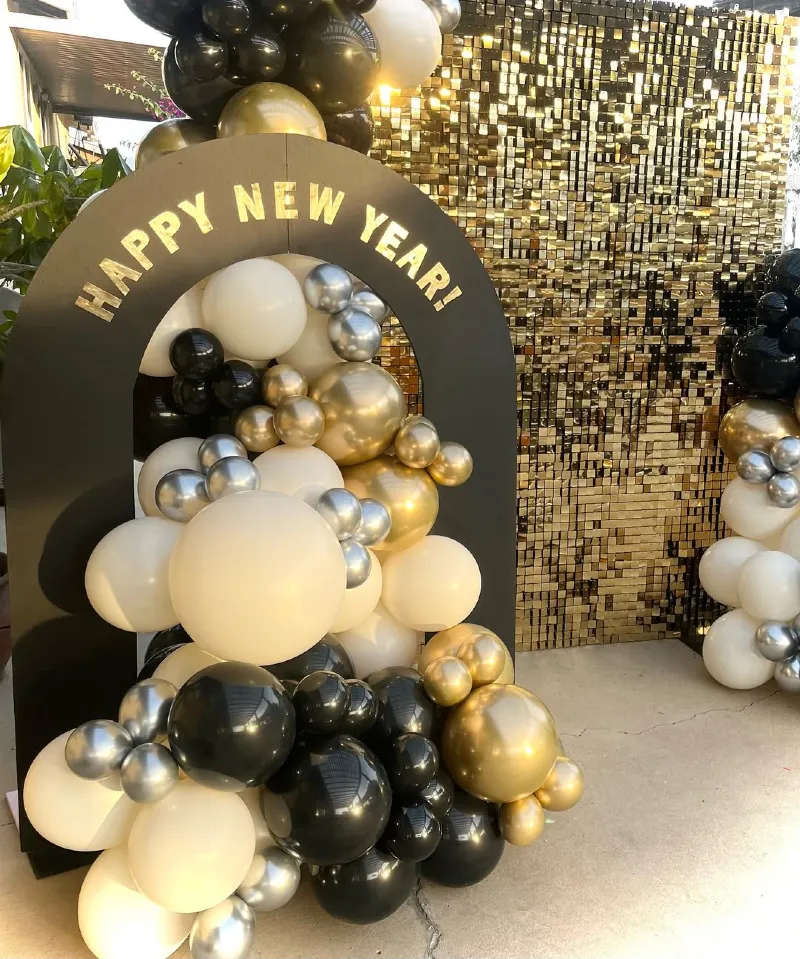 Midnight Glamour Black and Gold Arch