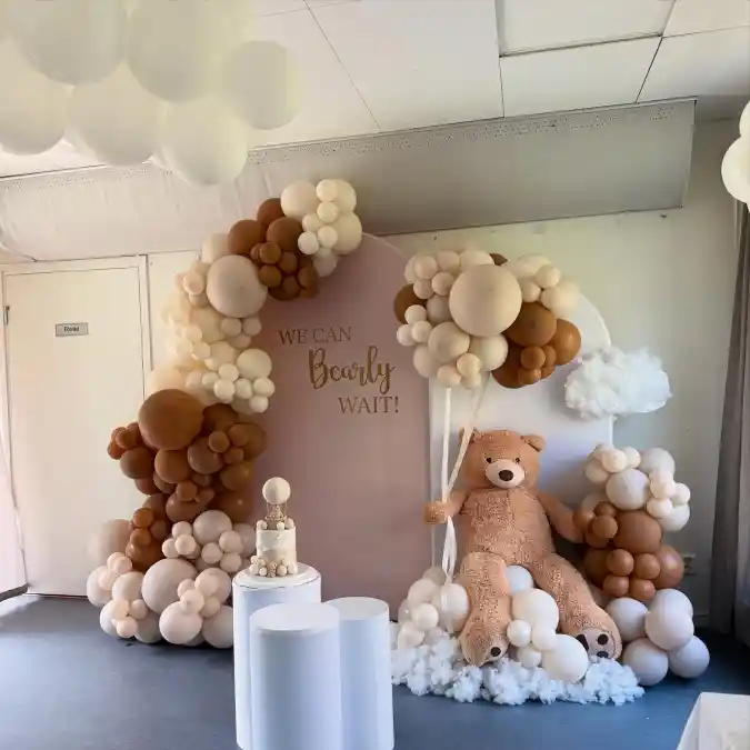 Bearly Waiting Balloon Arch Baby Shower Setup
