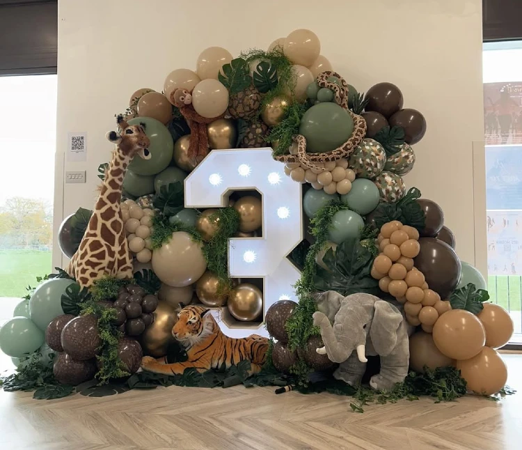 Bronze and Moss Marquee Jungle Nook