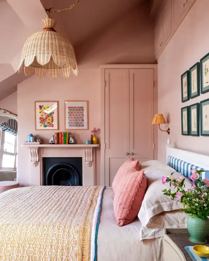 Cozy Pink Cottage Retreat