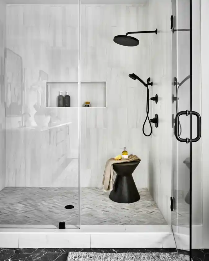 High-Contrast Marble Spa Retreat
