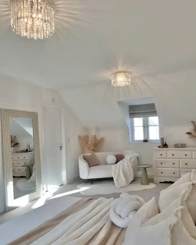 Highlighting Angles with Statement Lighting