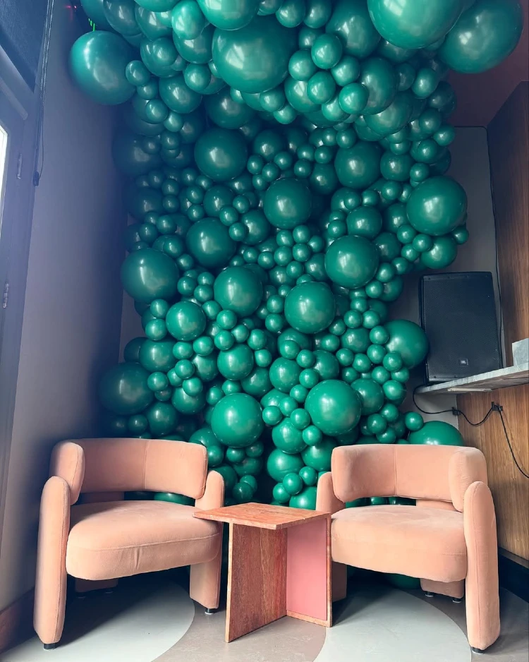 Sculptural Emerald Flow Balloon Backdrop