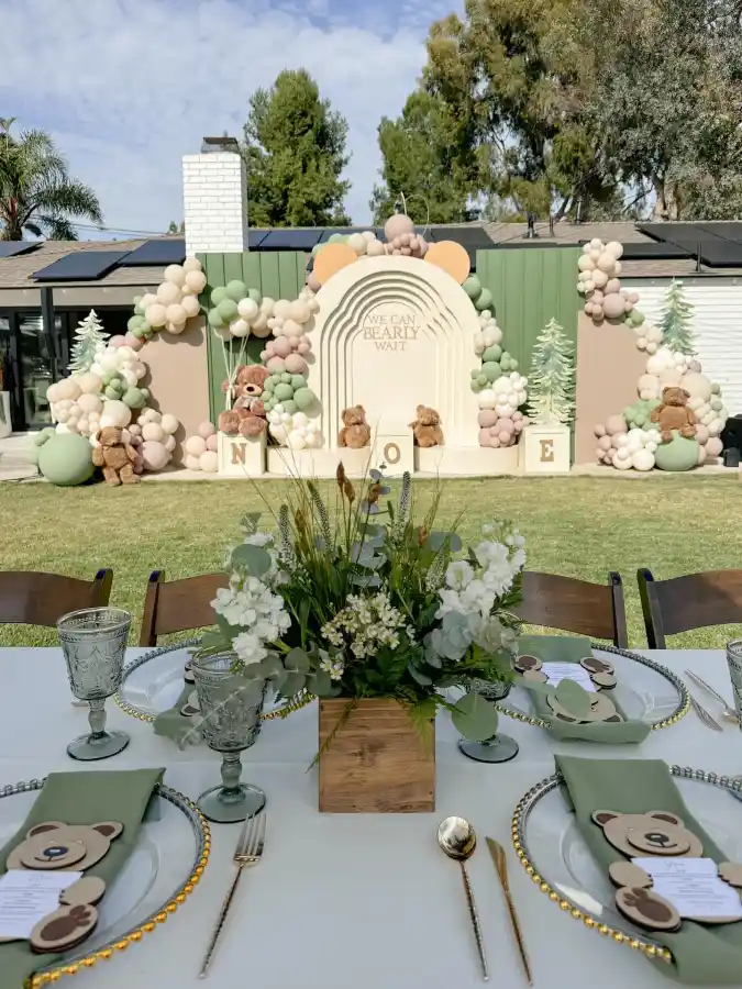 The Woodland "Bearly Wait" Theme