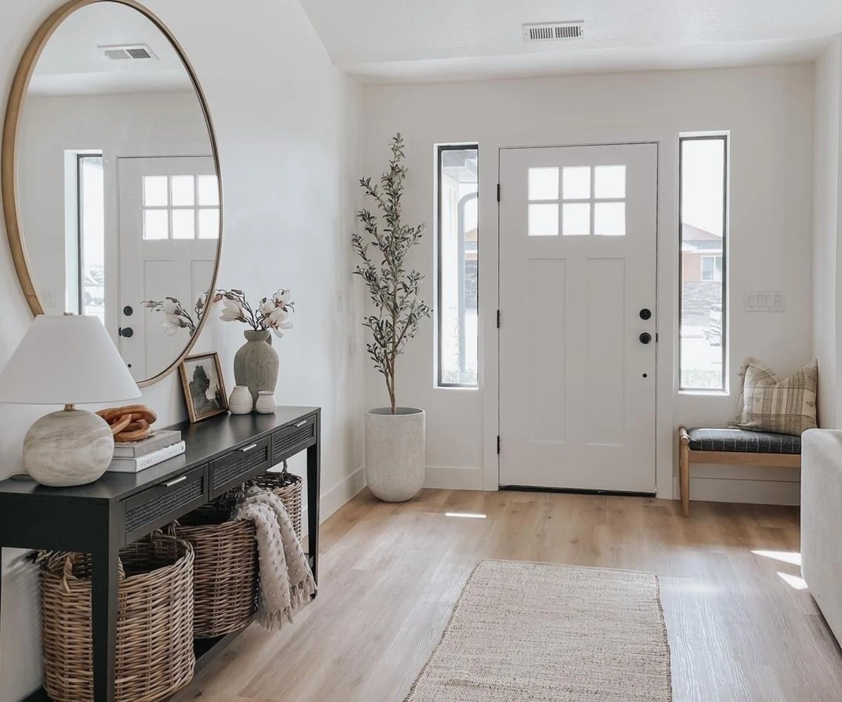 Welcoming Minimalist Entryway