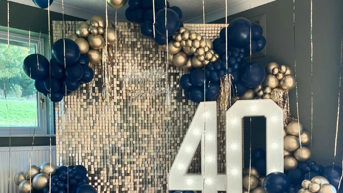 11. Gold Shimmer Wall and Navy Decor