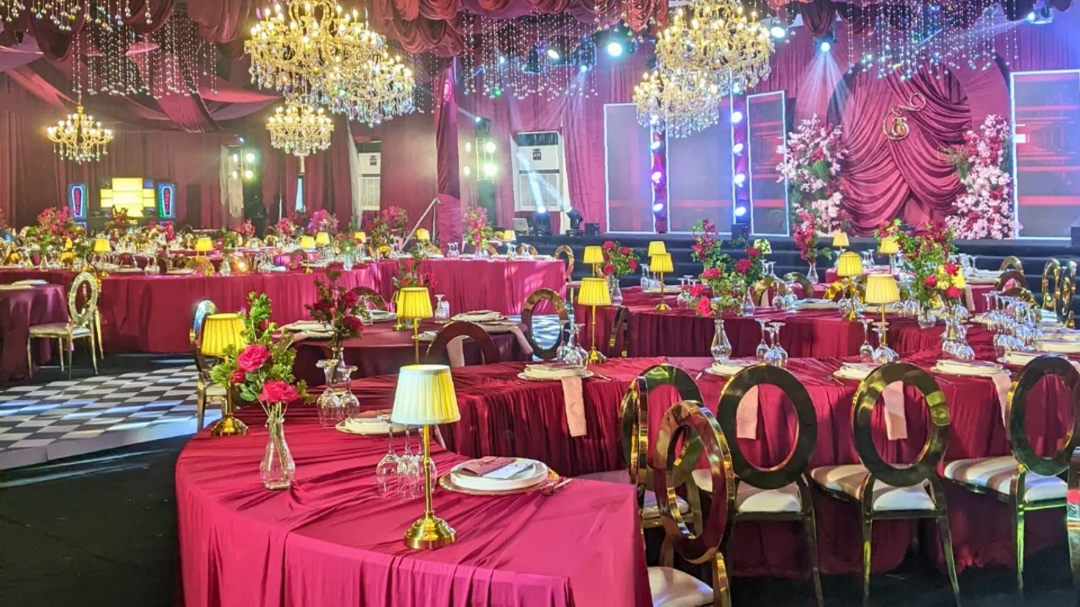 13. Luxurious Red Velvet Banquet