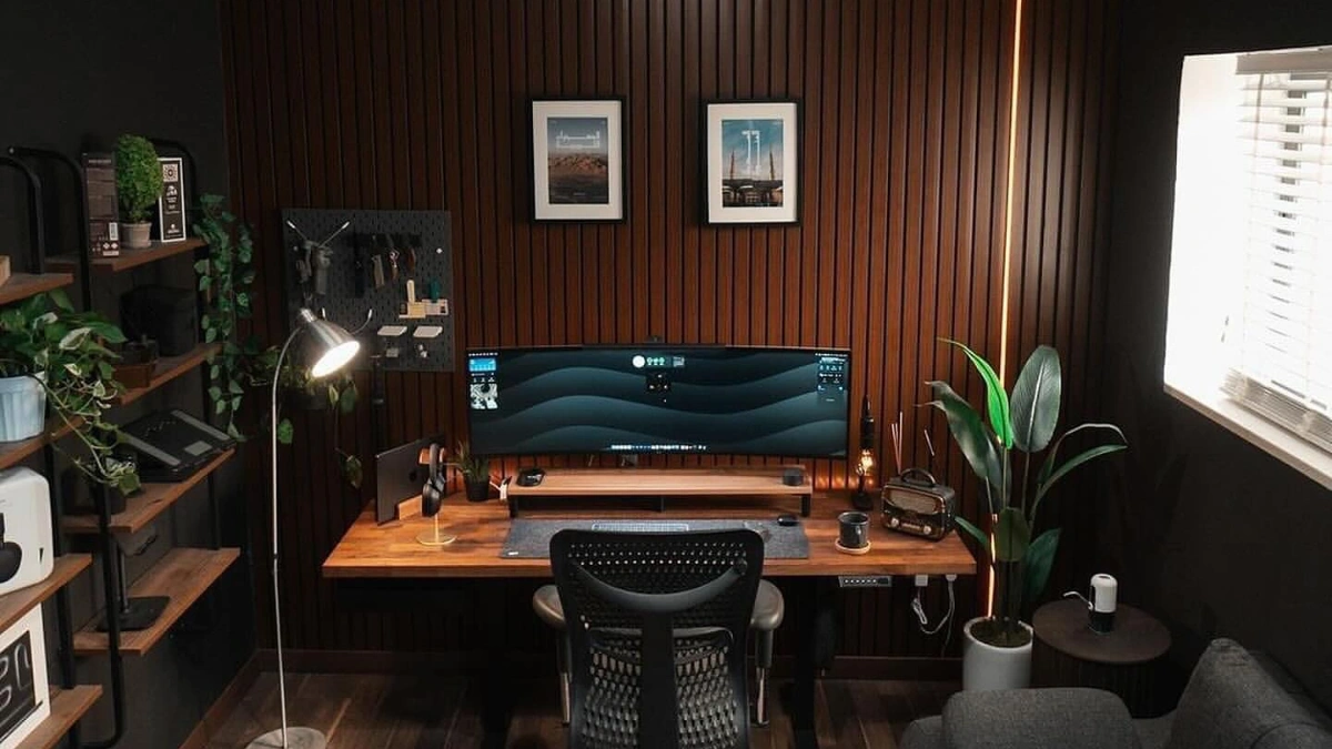 Wood Slats and Greenery