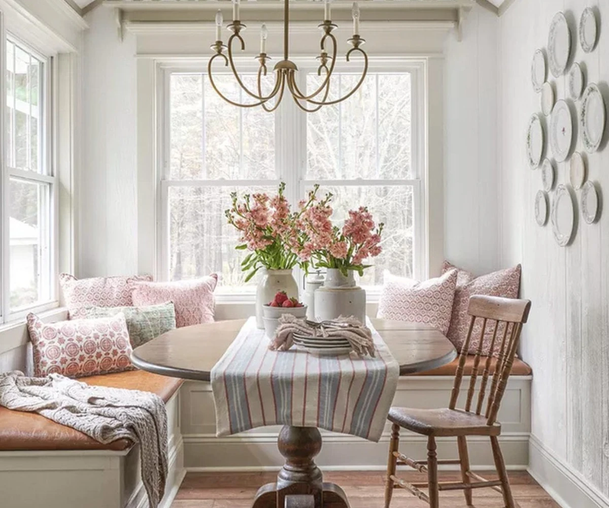 Floral Dining Nook with Plate Wall