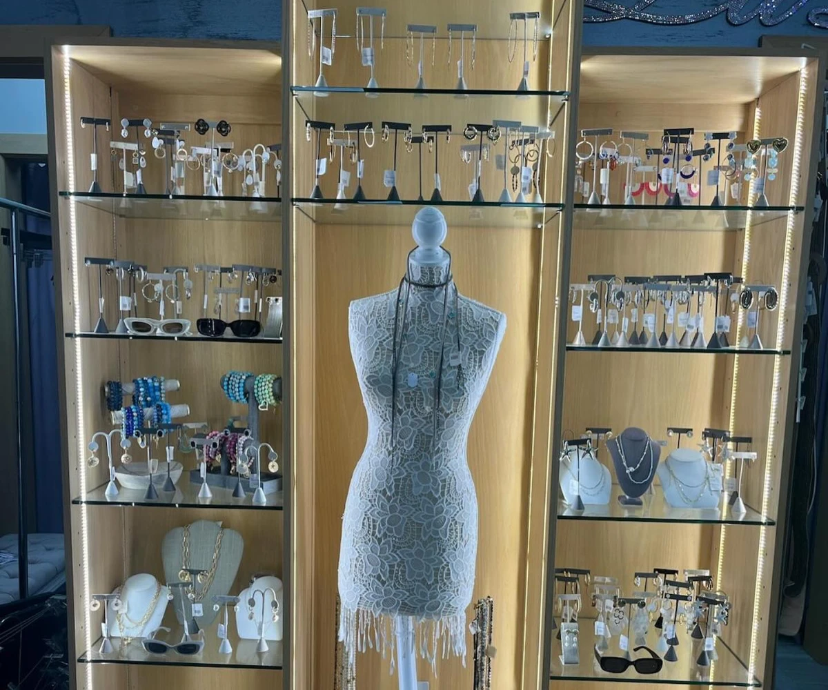 Lighted Retail Cabinet