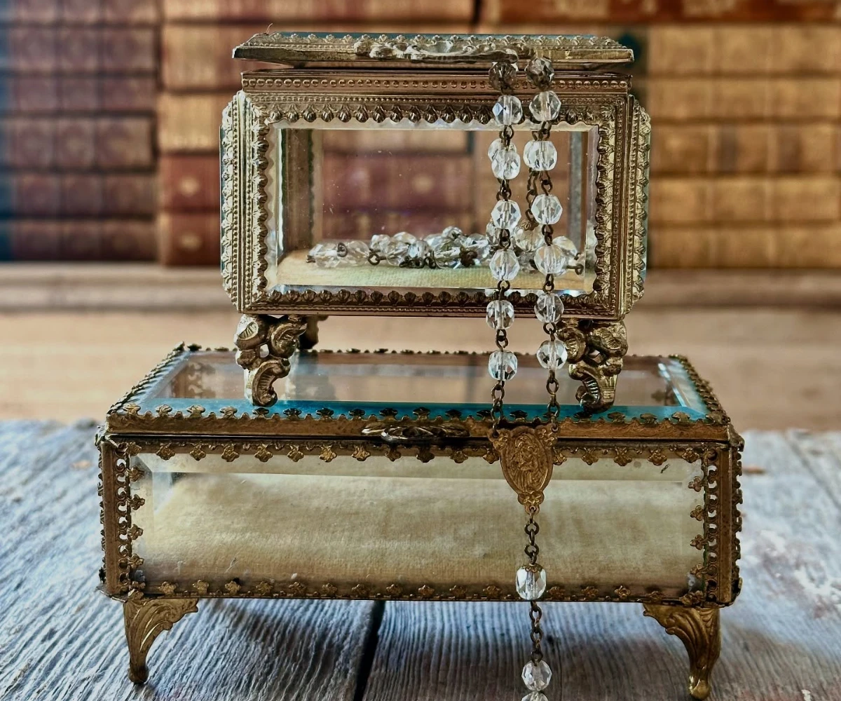 18 Aowsome jewelry display ideas