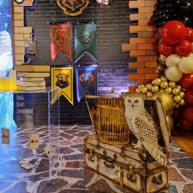 House Banner Display