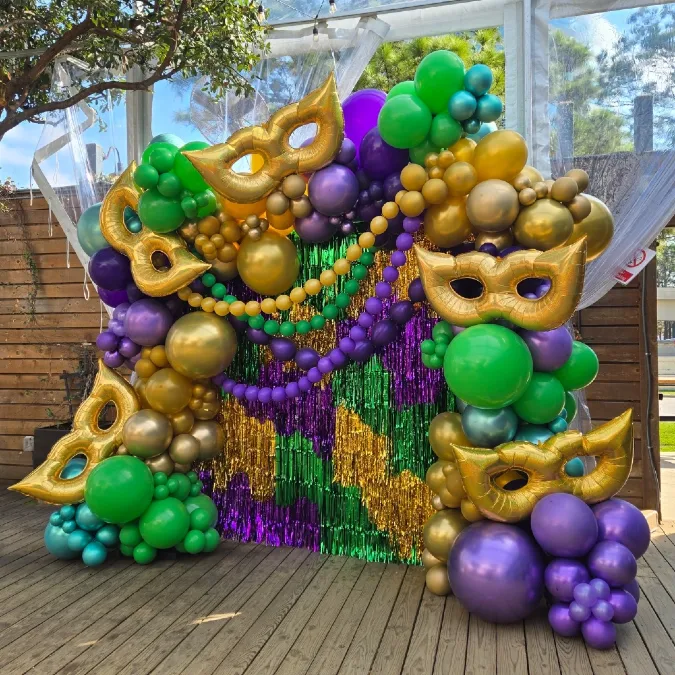 Elaborate Balloon & Shimmer Backdrop