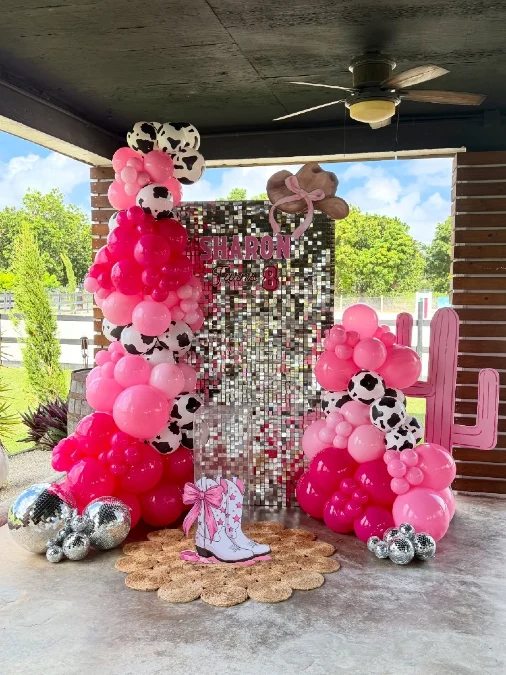 Shimmer Wall with Cow Print Balloon Garland