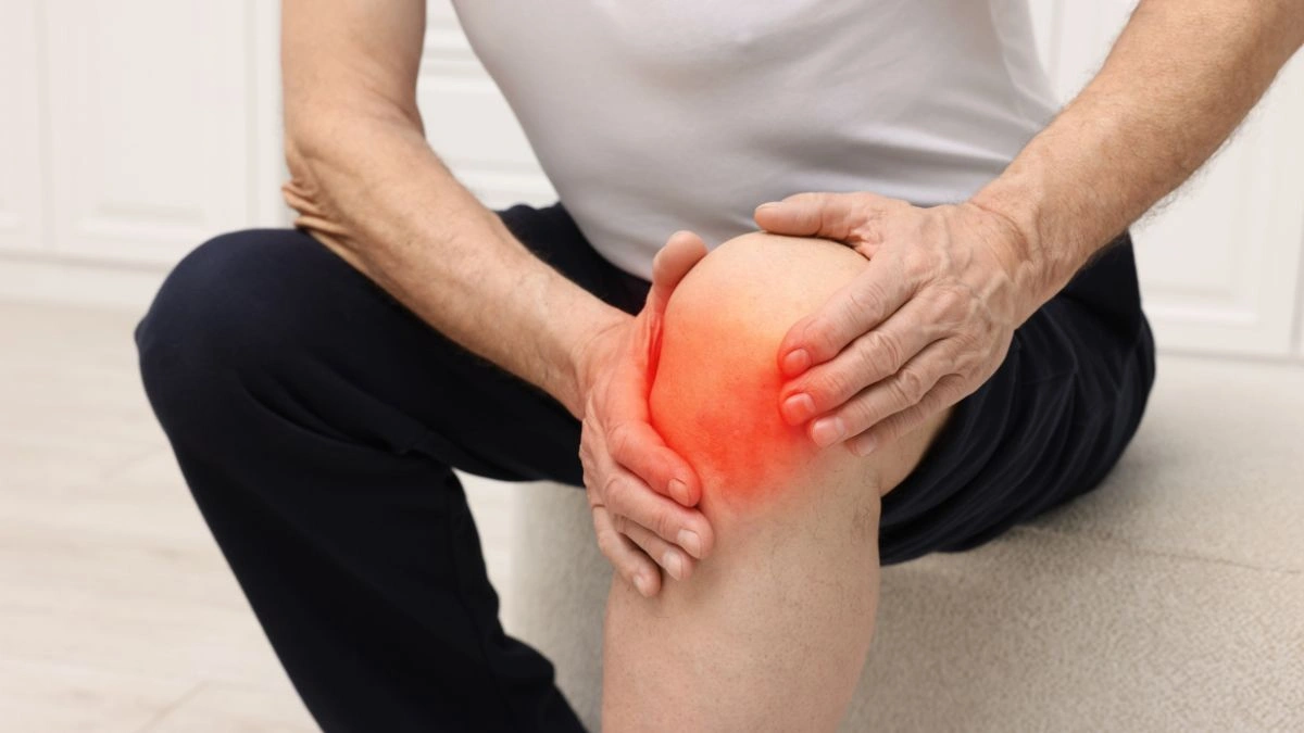 7 Joint Sounds After 50 That Signal Something Serious — Most People Think They're Normal