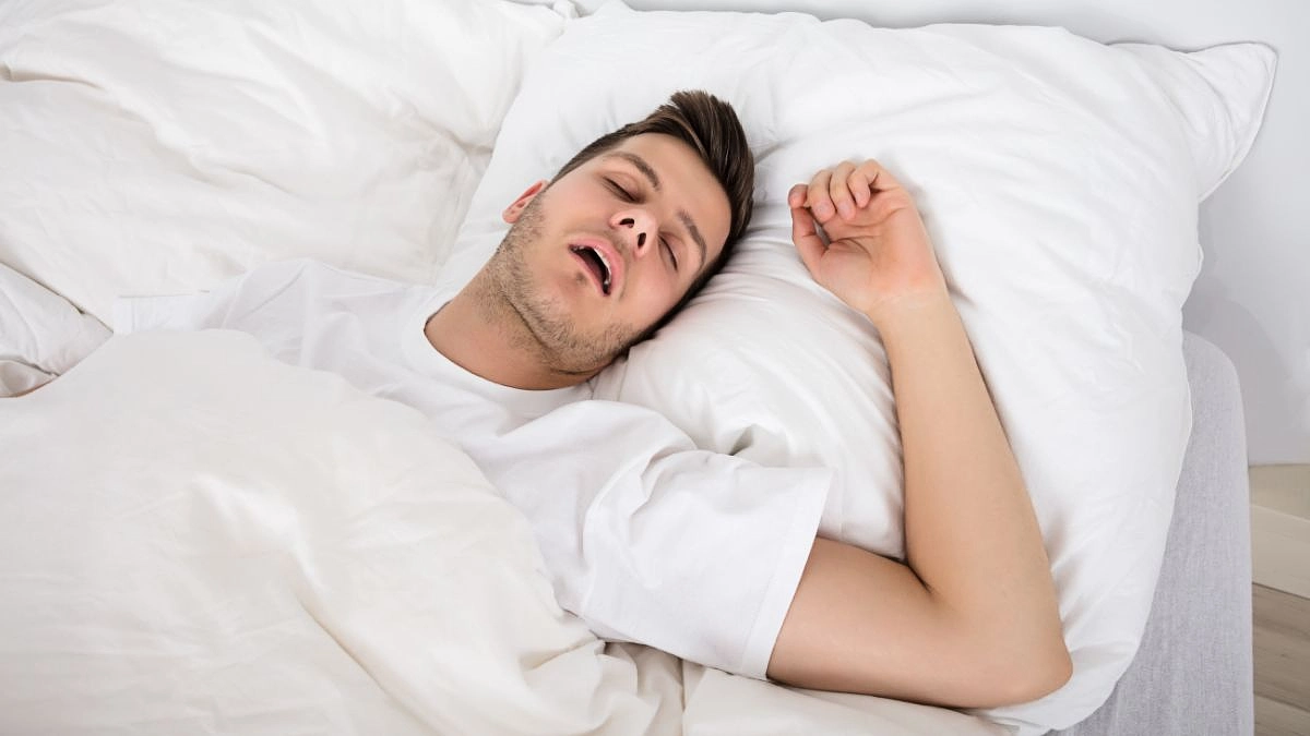 9 Bedtime Habits That Quietly Destroy Your Testosterone After 45 (And the 2-Minute Fix That Reverses Them)