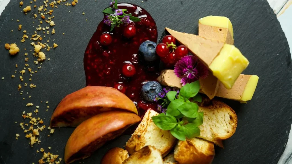 Smart Ways To Combine Fruit With Your Main Course