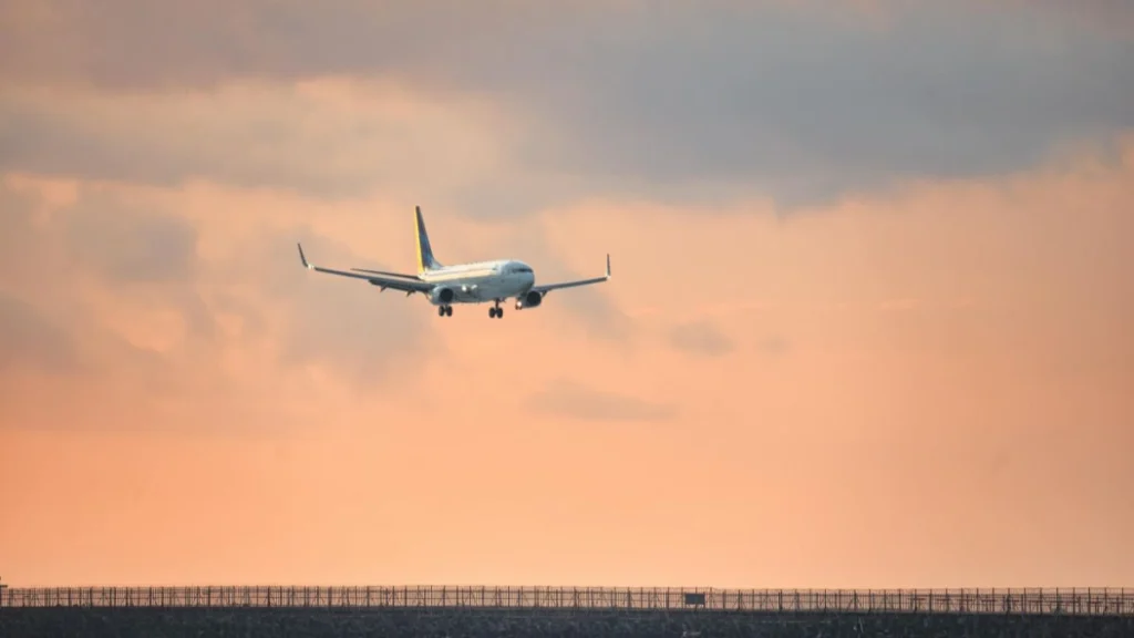 Track the Inbound Aircraft